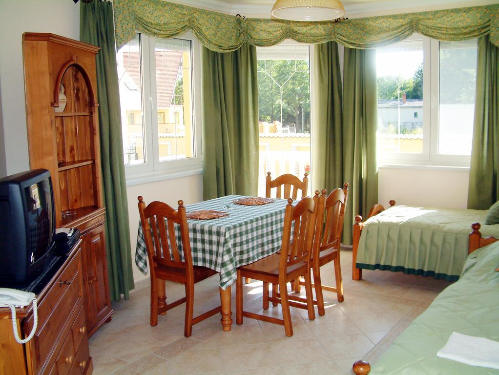 Margareta Apartmanhaz Διαμέρισμα Hajdúszoboszló Δωμάτιο φωτογραφία